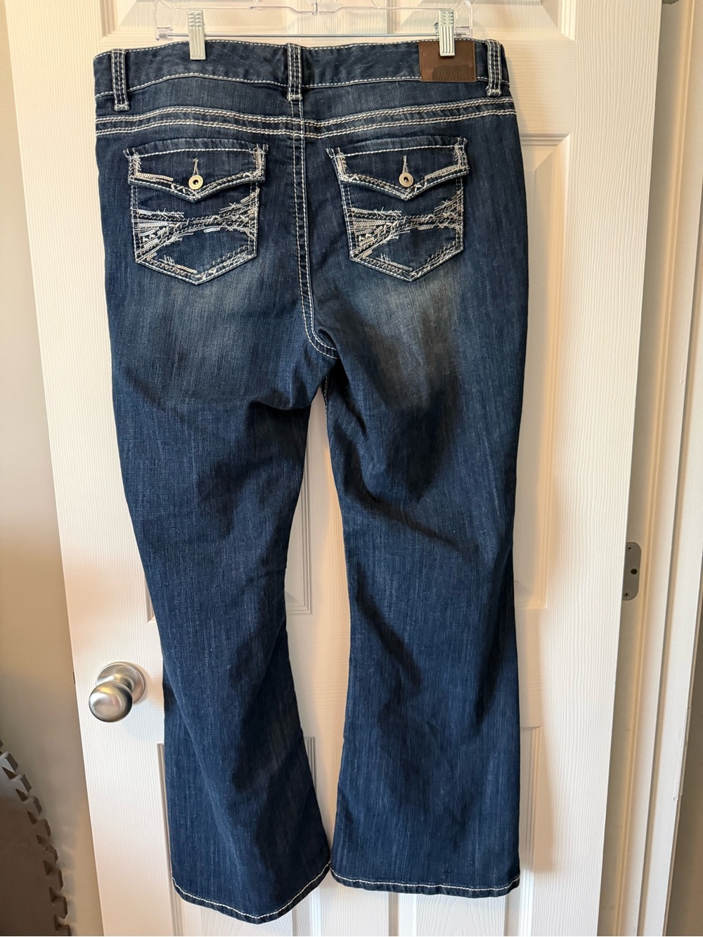 Maurices Women's Indigo Bootcut Jeans with Faded Wash - Picture 4 of 6